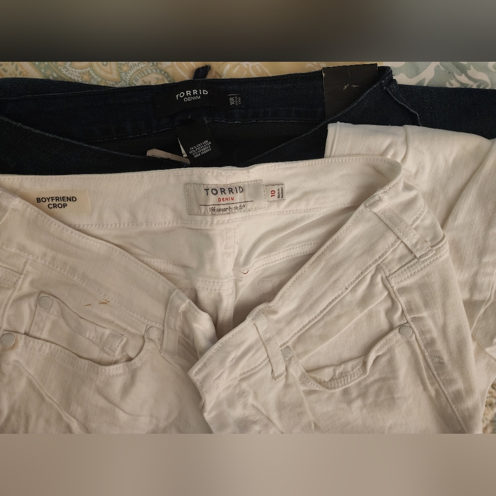 BUNDLE Torrid Boyfriend Crop Jeans - BLUE and WHITE DENIM SIZE 10